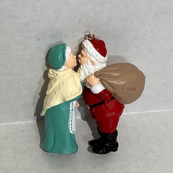 Hallmark Christmas Eve Kiss Mr. and Mrs. Claus 1995 Collector's Series Ornament - Picture 6 of 6